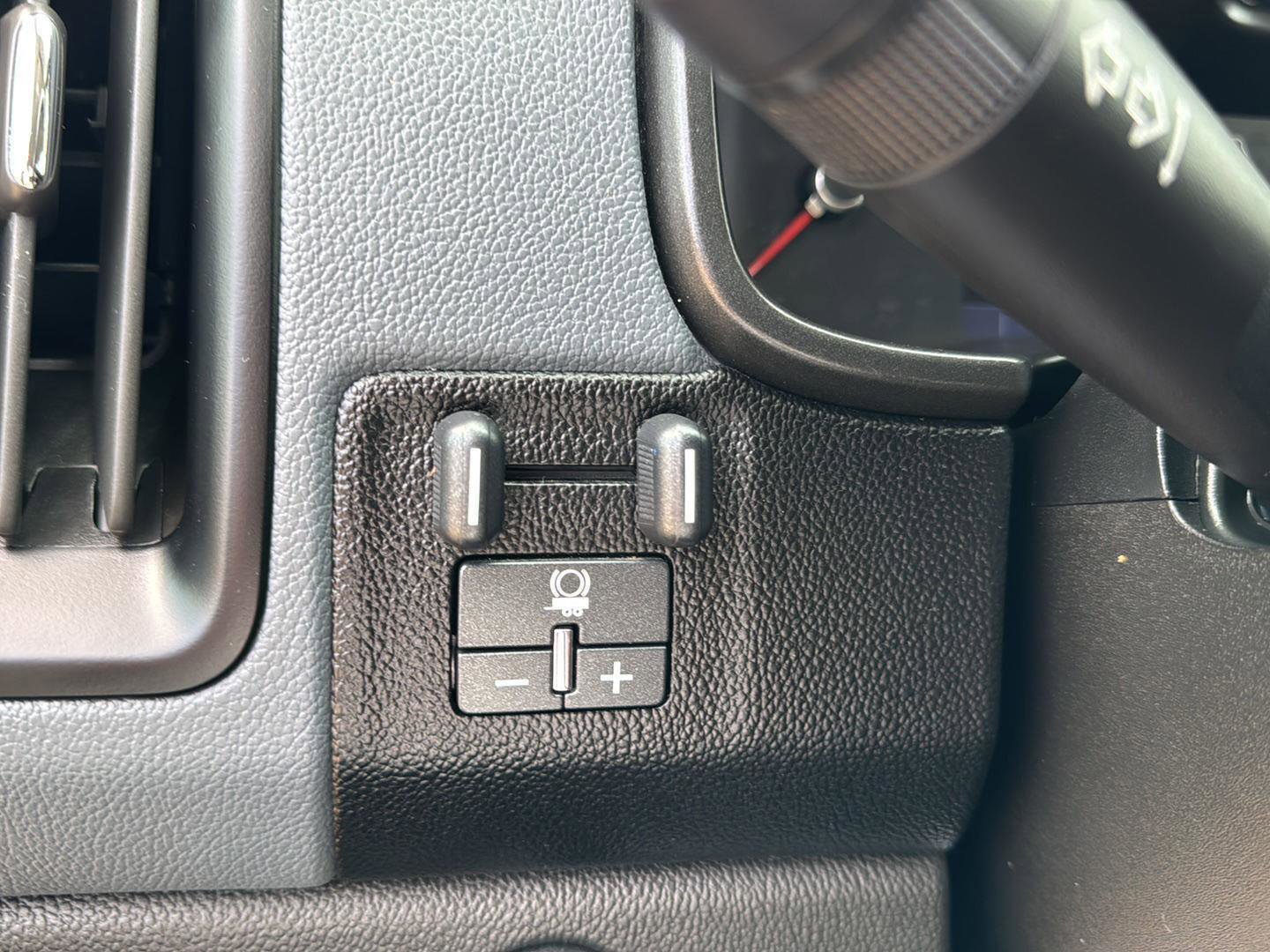 Used 2021 Chevrolet Colorado Z71 w/ Safety Package image 14