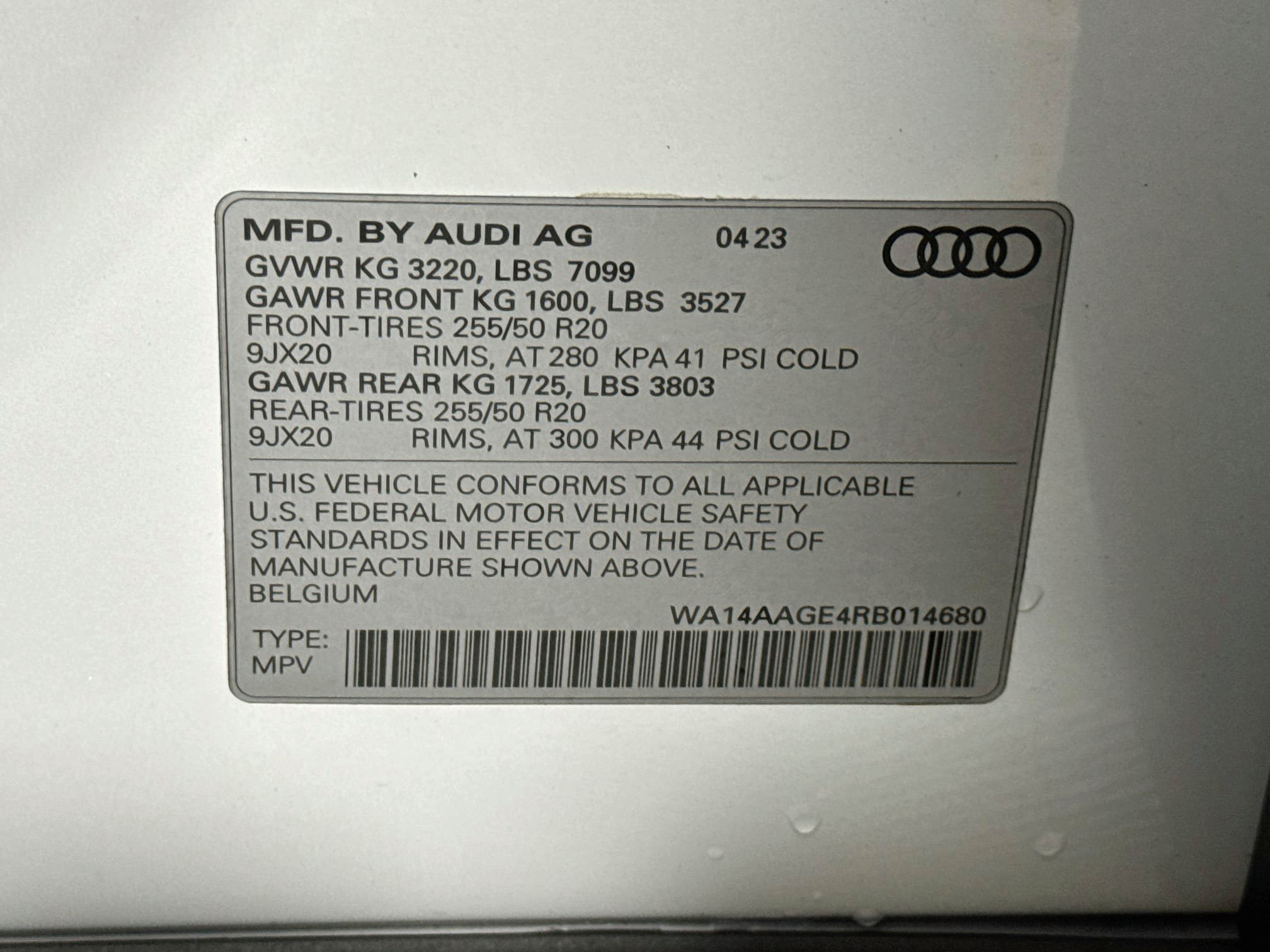 Used 2024 Audi Q8 e-tron Premium AWD/4WD image 33