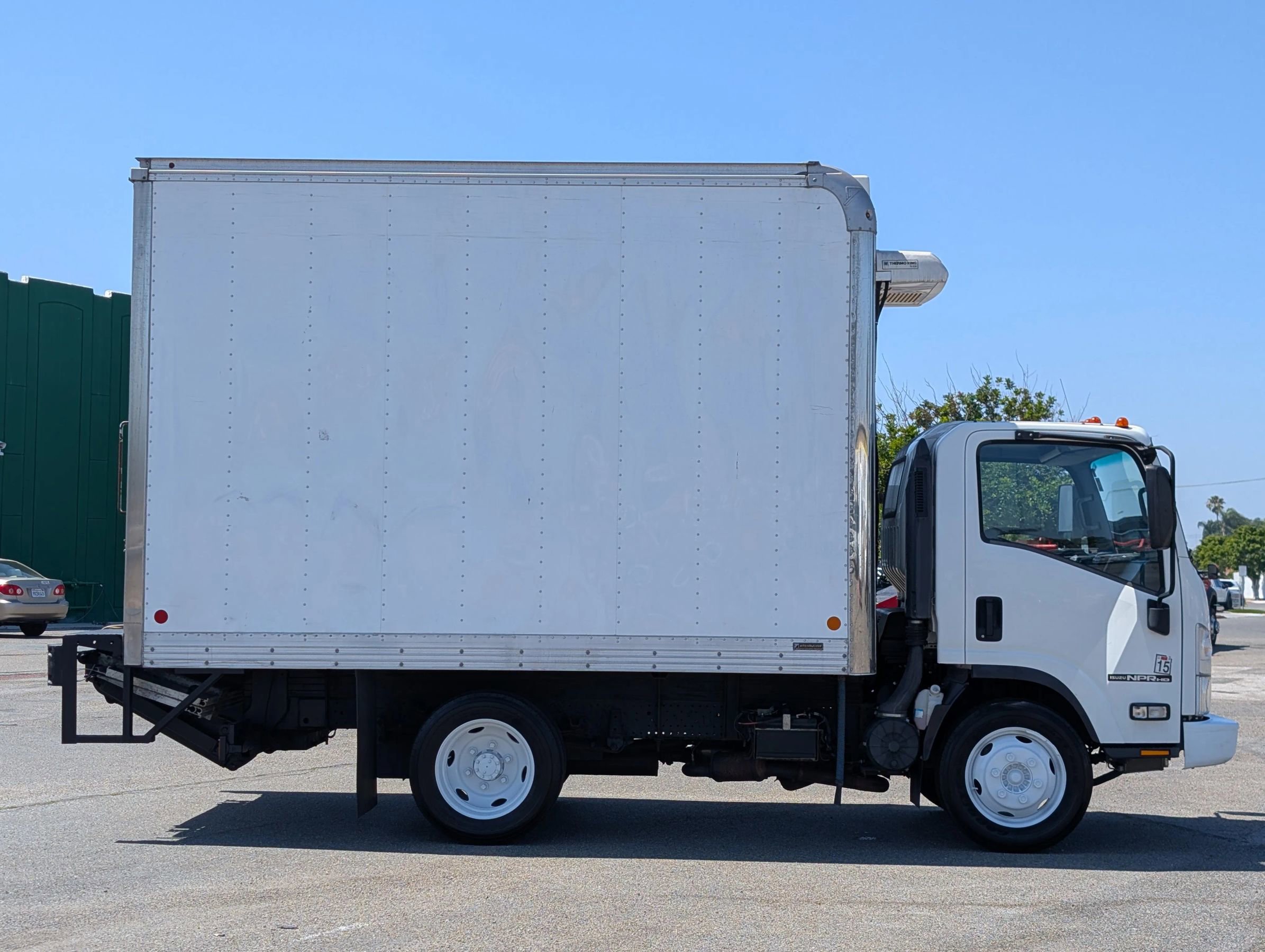 Used 2019 Isuzu NPR RWD image 8