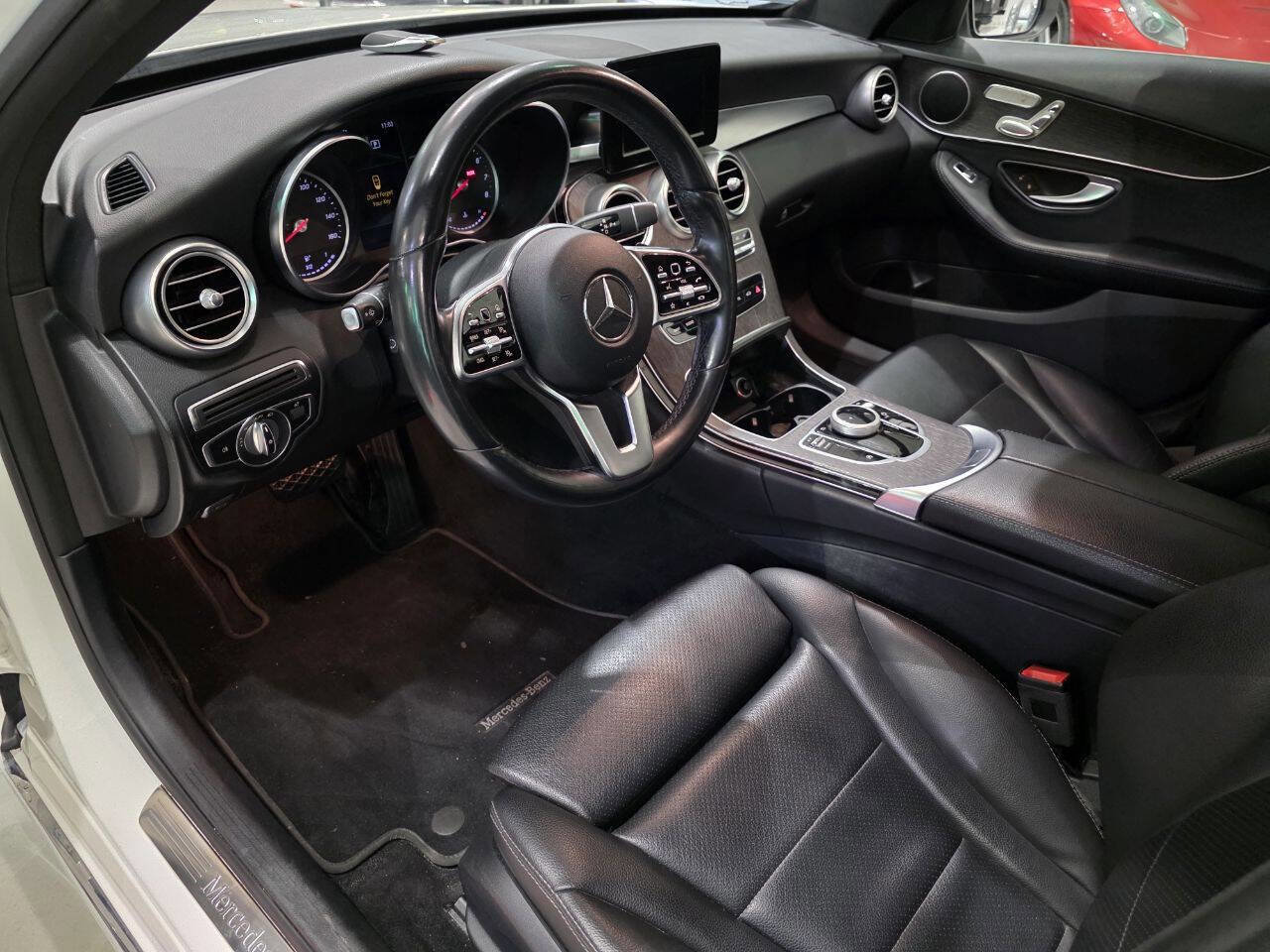 Used 2019 Mercedes-Benz C 300 4MATIC Sedan image 3