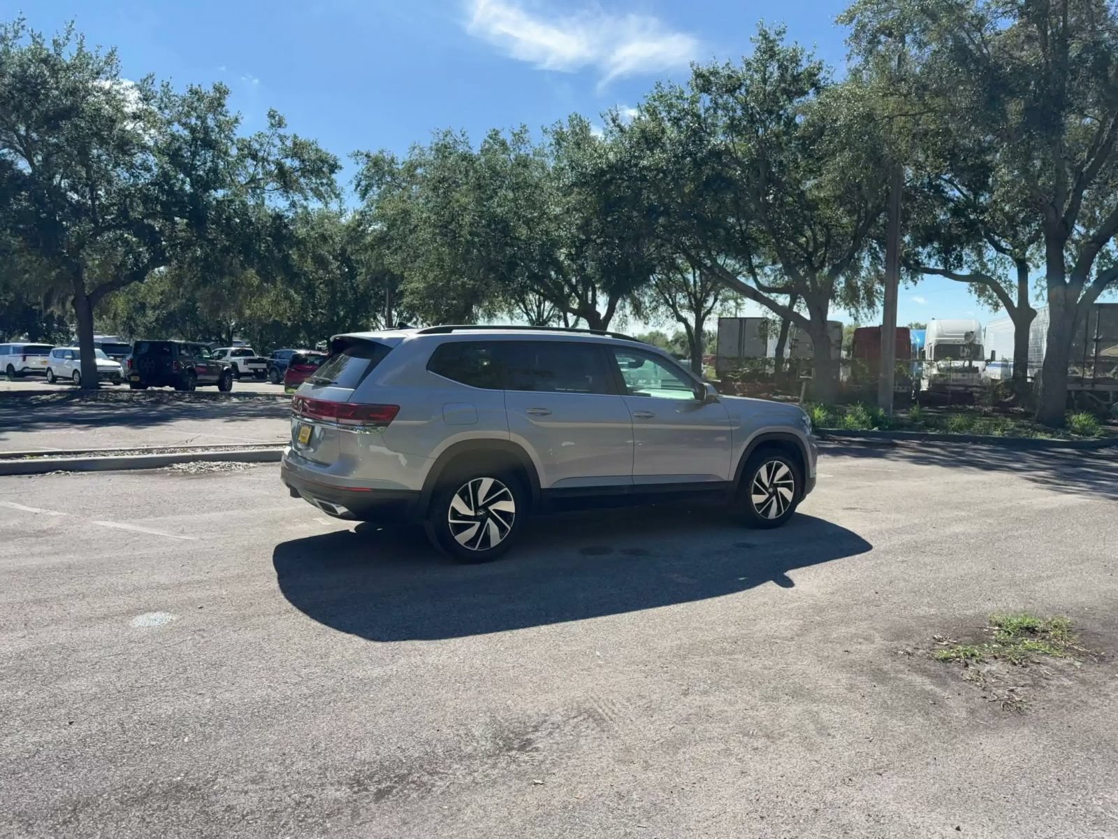 Used 2026 Volkswagen Atlas SE FWD image 14