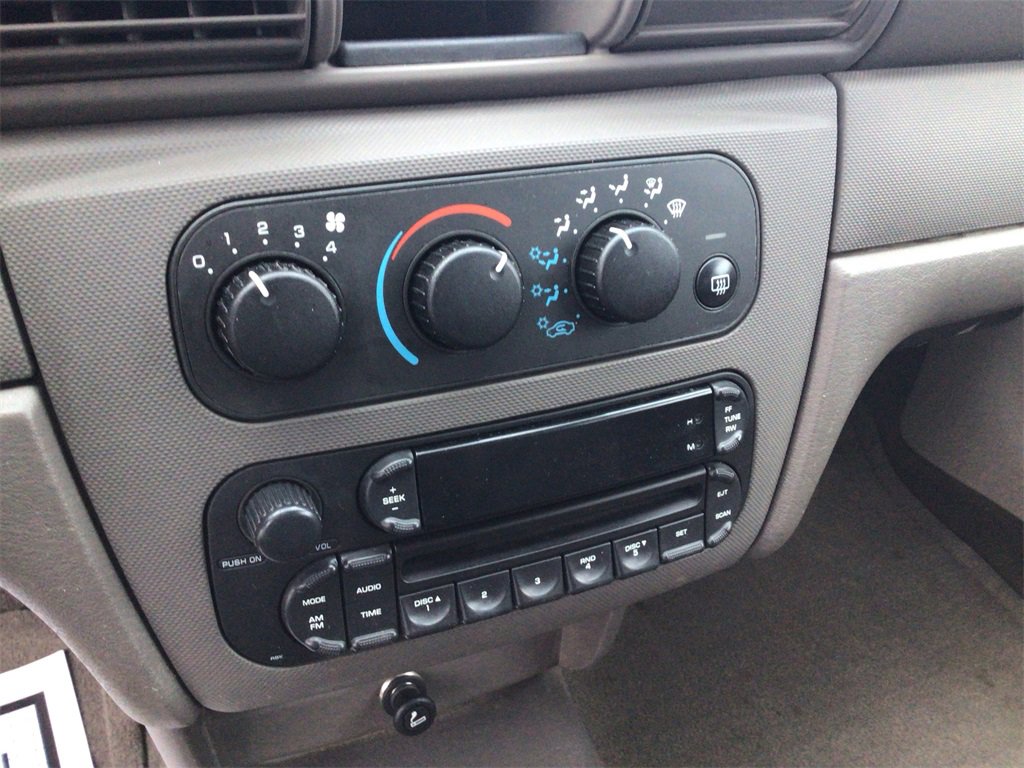 Used 2006 Dodge Stratus SXT image 13