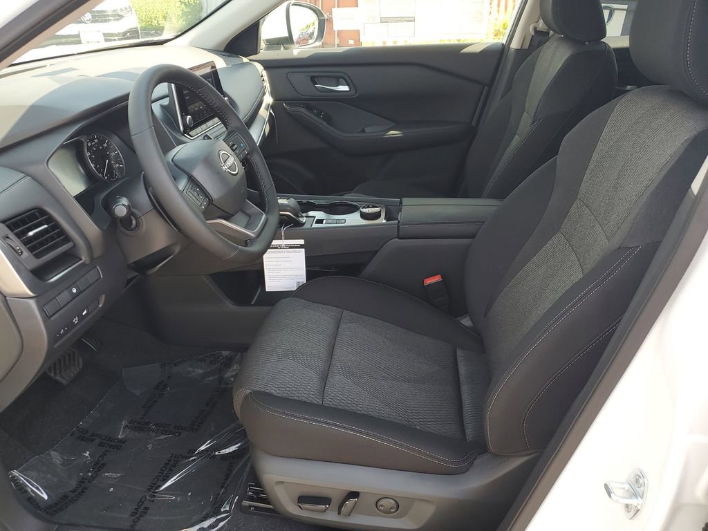 New 2026 Nissan Rogue SV image 4