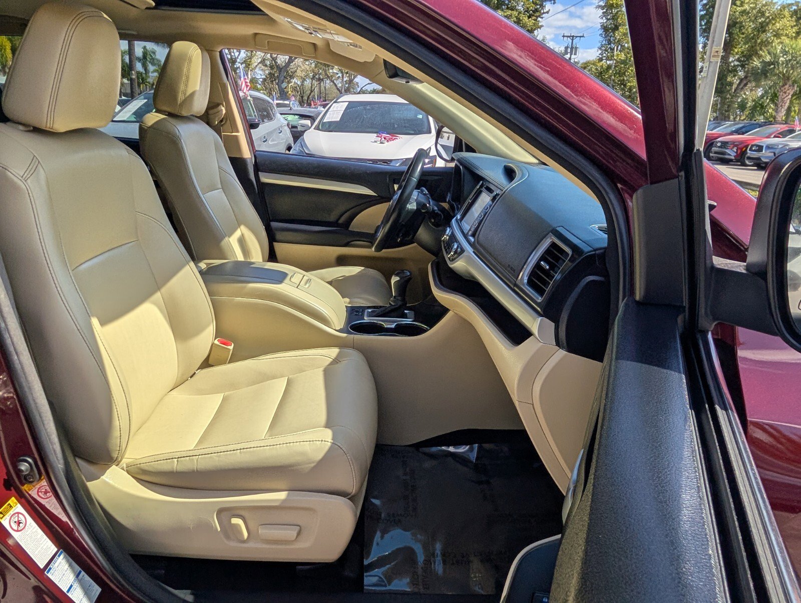 Used 2018 Toyota Highlander XLE image 21