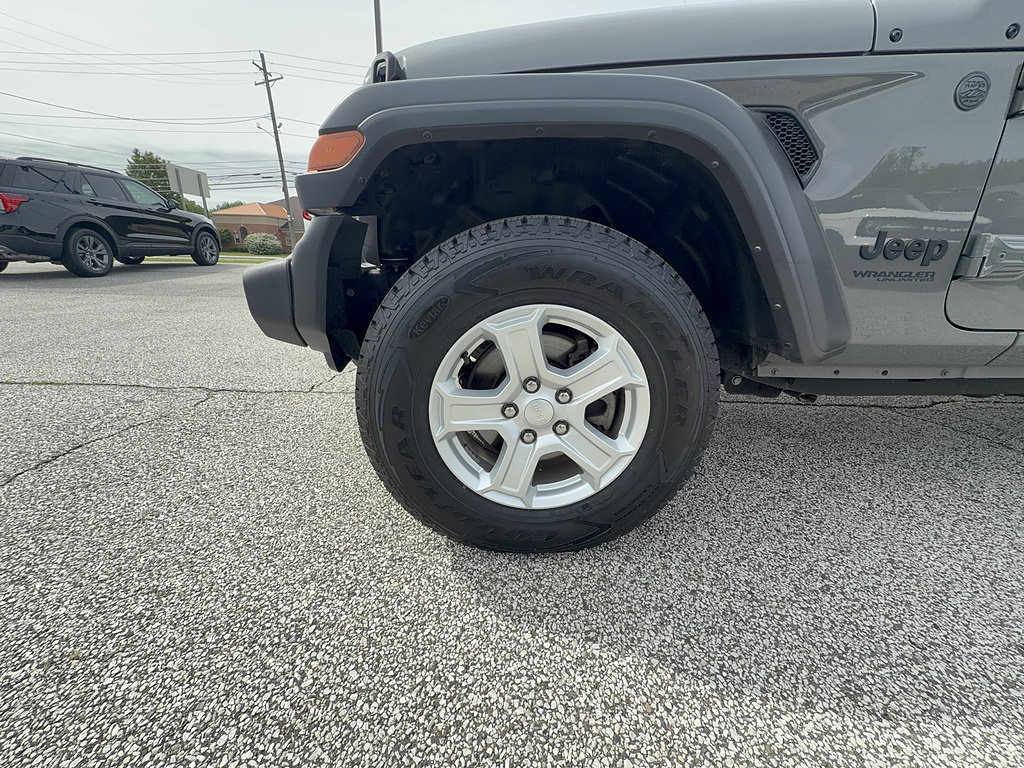 Used 2022 Jeep Wrangler Unlimited Sport AWD/4WD image 26