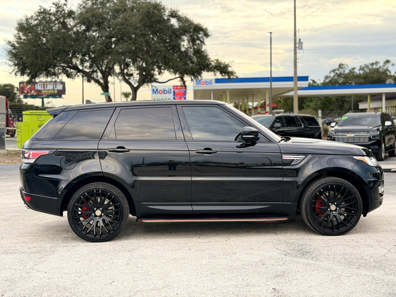 Used 2016 Land Rover Range Rover Sport HSE image 6