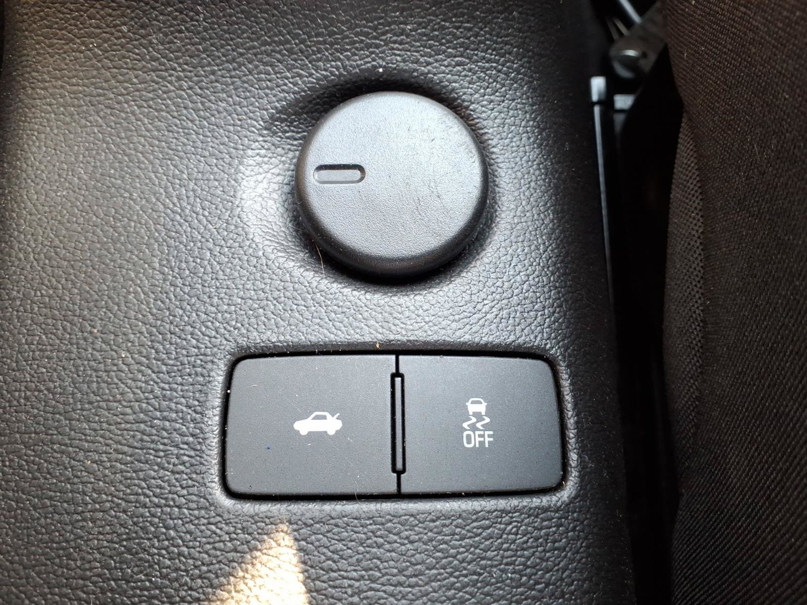 Used 2014 Chevrolet Sonic LT FWD image 16