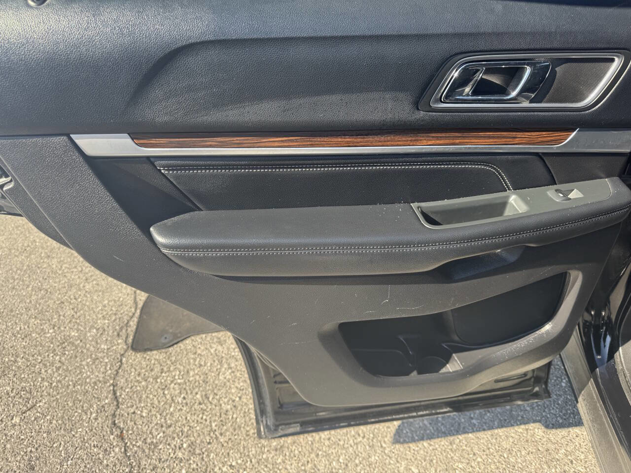 Used 2016 Ford Explorer Limited FWD image 28