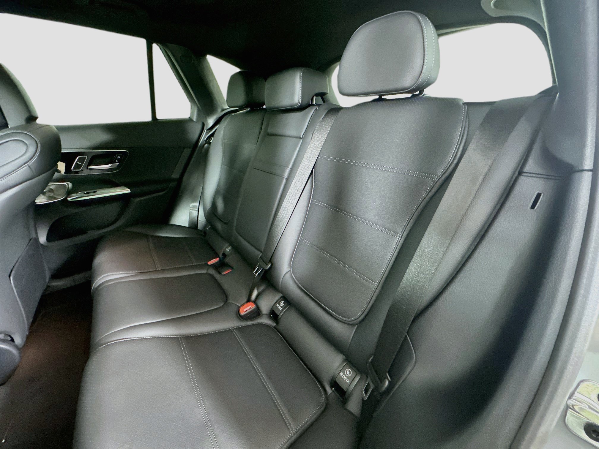 Used 2026 Mercedes-Benz GLC 300 4MATIC image 32