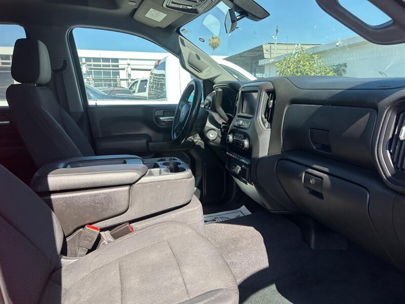 Used 2020 Chevrolet Silverado 1500 Custom w/ Custom Value Package AWD/4WD image 26
