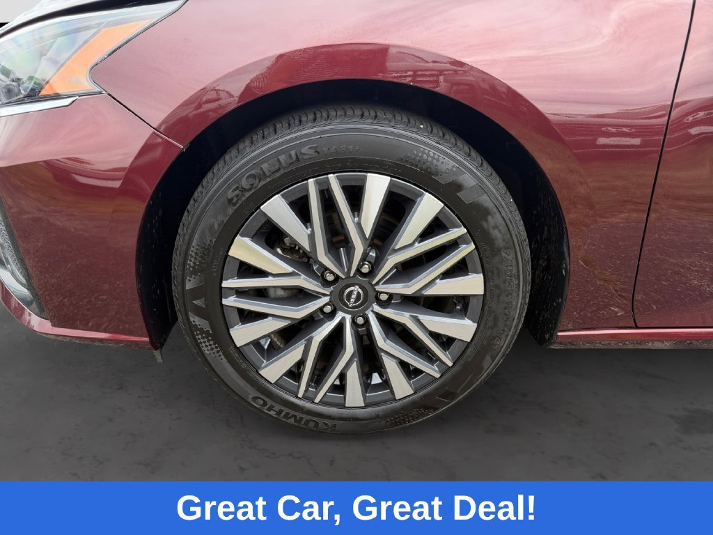 Used 2025 Nissan Altima 2.5 SV FWD image 15