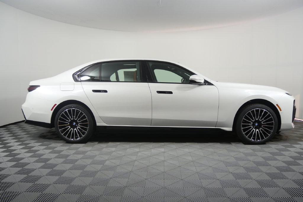 New 2026 BMW 750e xDrive w/ Executive Package AWD/4WD image 3