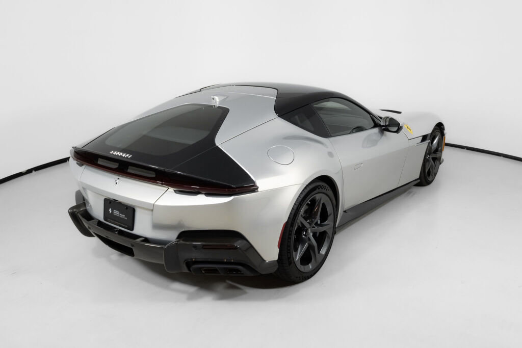 Used 2025 Ferrari 12Cilindri image 9