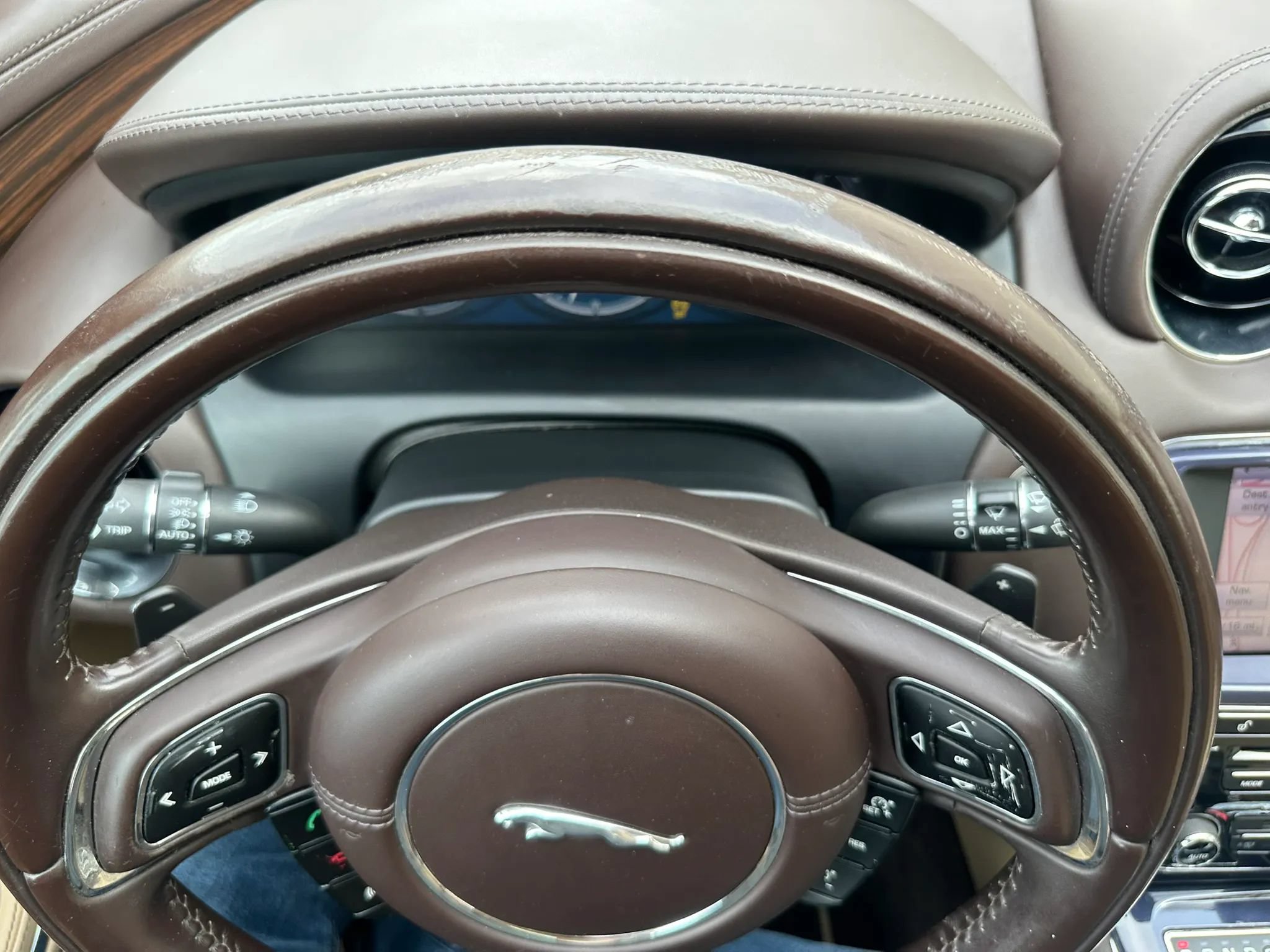 Used 2013 Jaguar XJ L Portfolio RWD image 39
