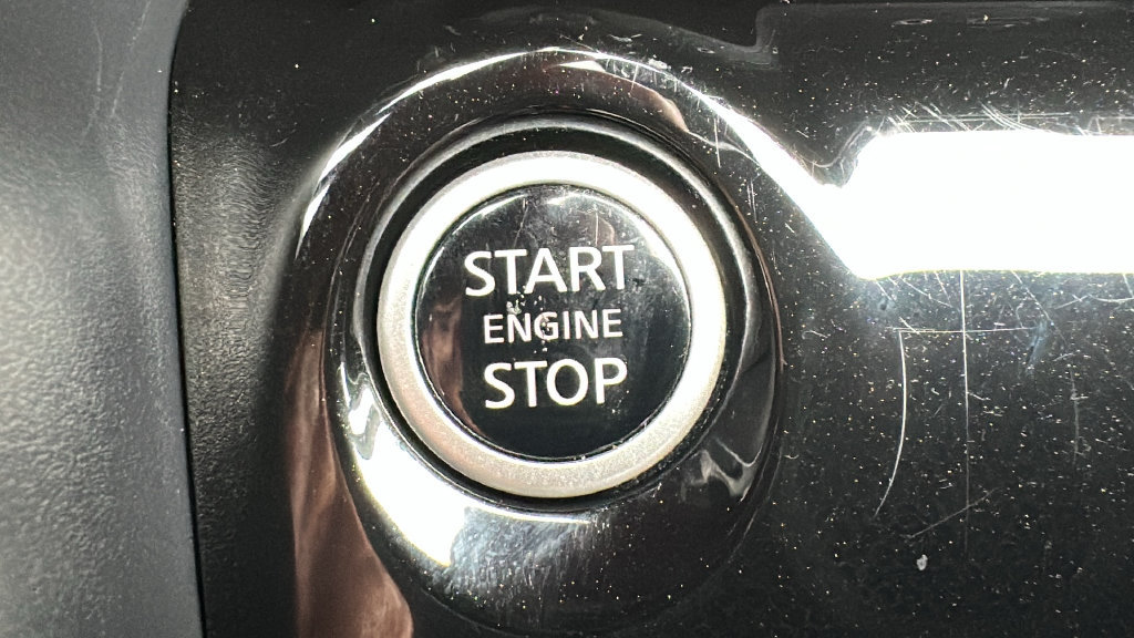 Used 2025 Nissan Versa SV FWD image 23