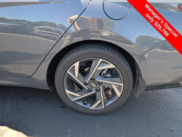 Certified 2026 Hyundai Elantra Limited FWD image 22