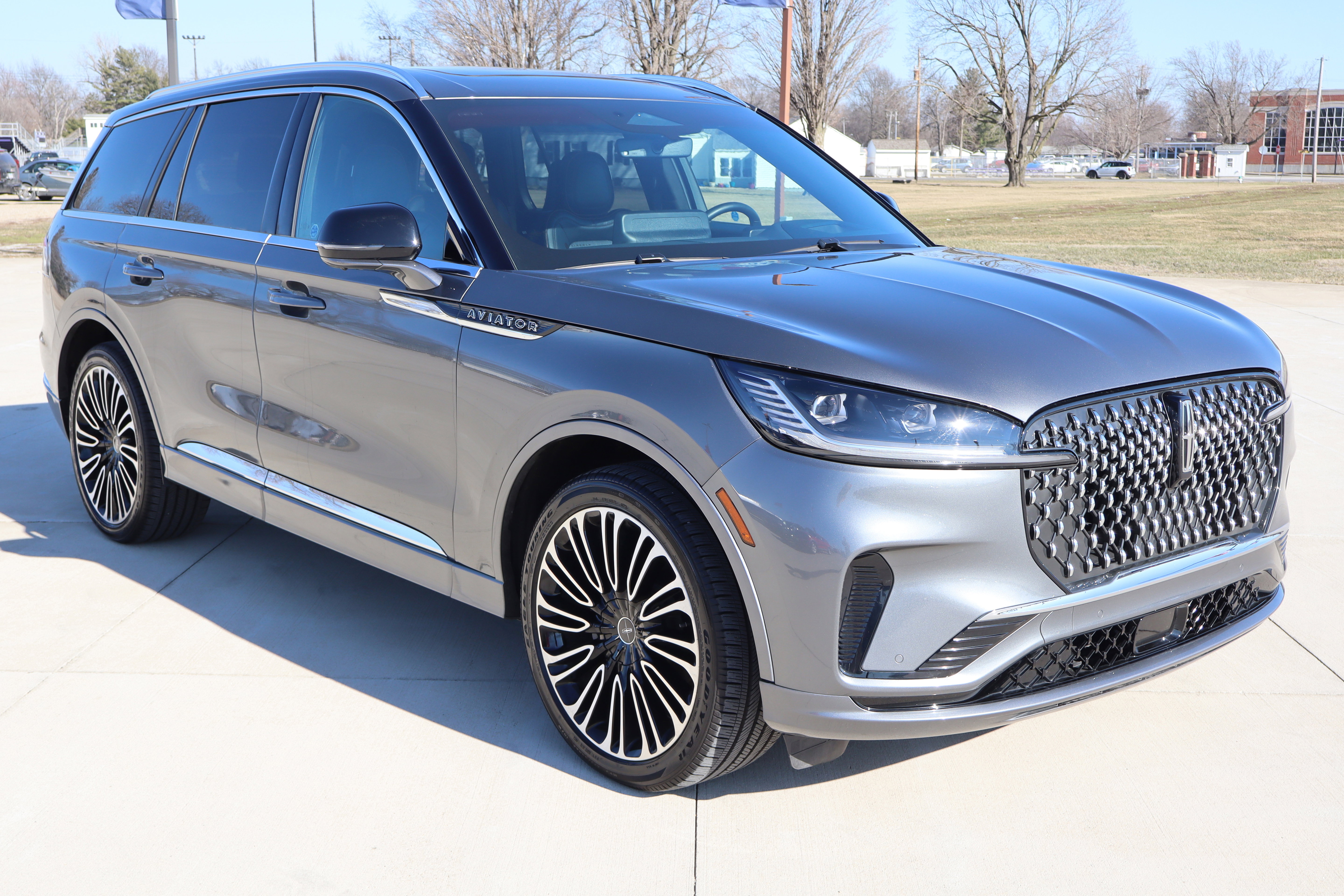 Used 2025 Lincoln Aviator Black Label AWD/4WD image 4