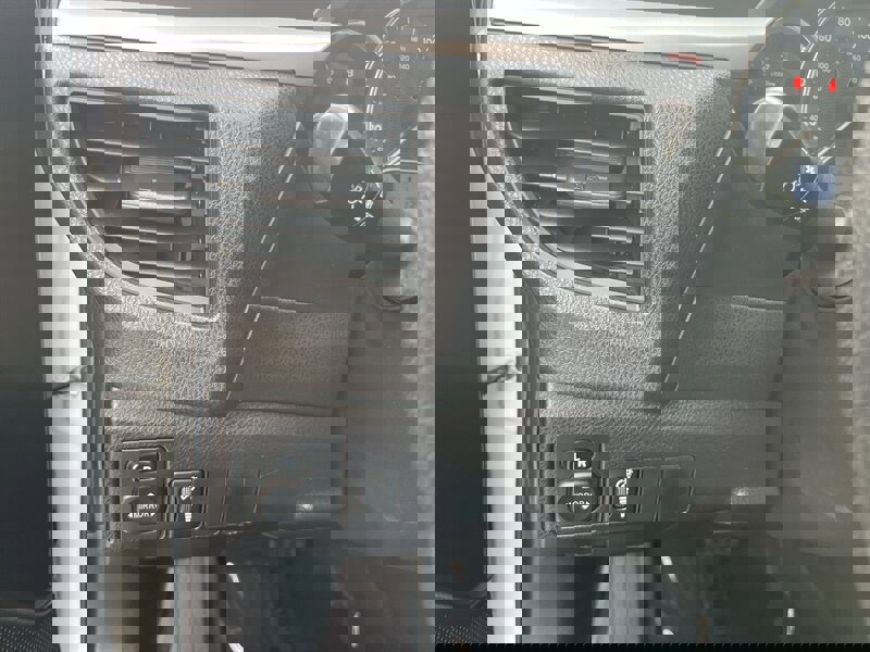 Used 2016 Toyota Corolla L FWD image 40