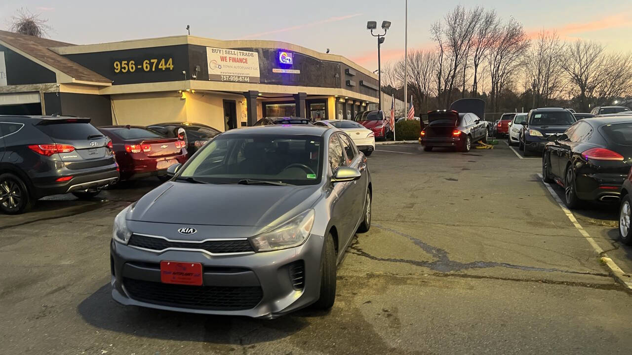 Used 2019 Kia Rio S image 2