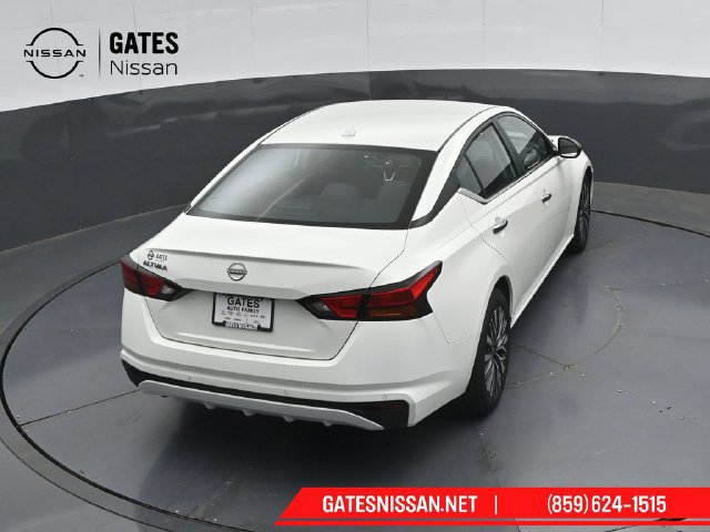 Used 2025 Nissan Altima 2.5 SV FWD image 42