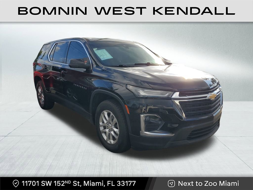 Used 2023 Chevrolet Traverse LS image 1