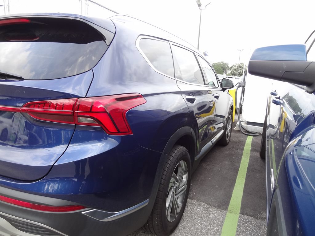 Used 2021 Hyundai Santa Fe SEL w/ Convenience + Premium Package FWD image 4