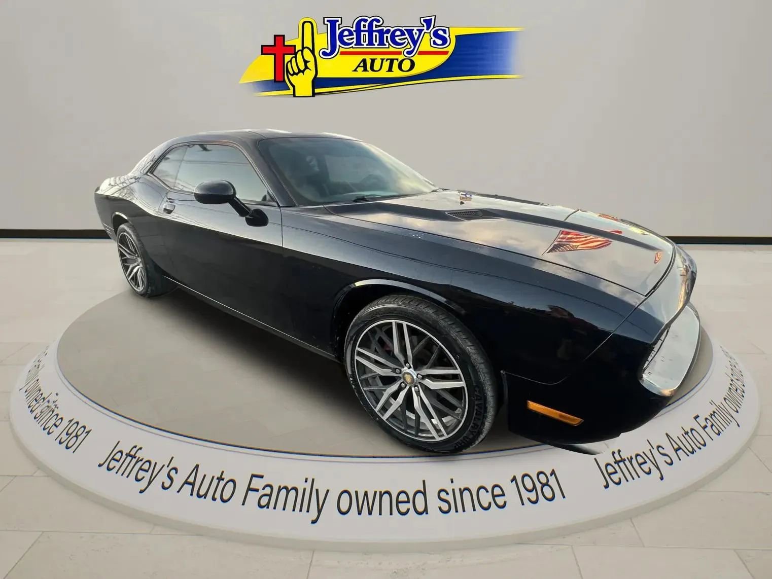 Used 2013 Dodge Challenger SXT RWD image 11
