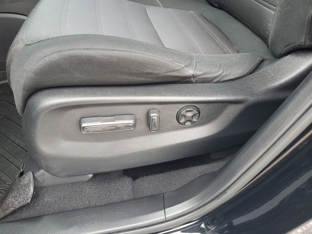 Used 2017 Honda CR-V EX image 19