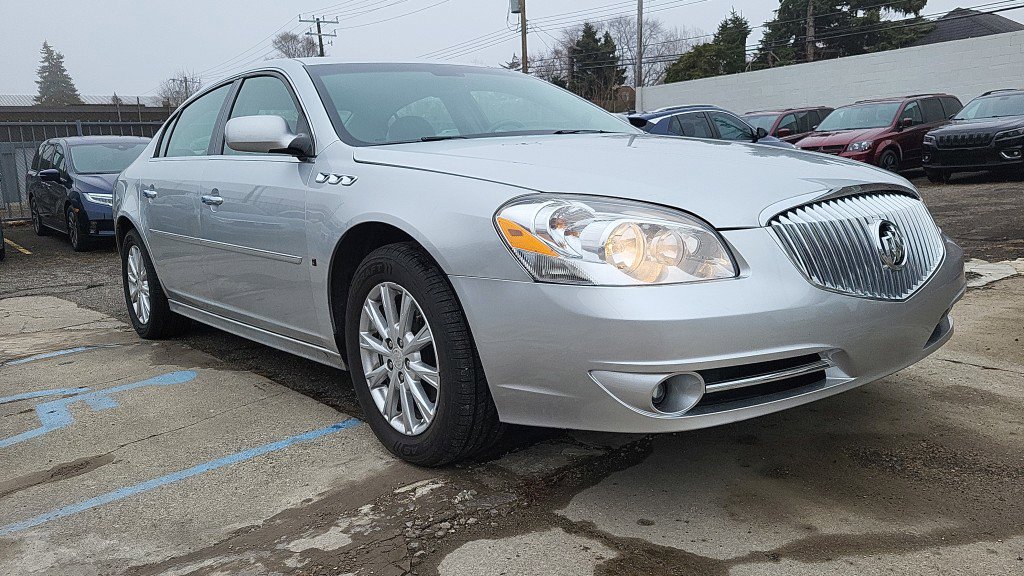Used 2010 Buick Lucerne CXL w/ Driver Confidence Package image 2