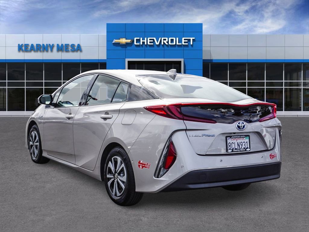 Used 2017 Toyota Prius Prime Advanced w/ Preferred Accessory Package FWD image 4
