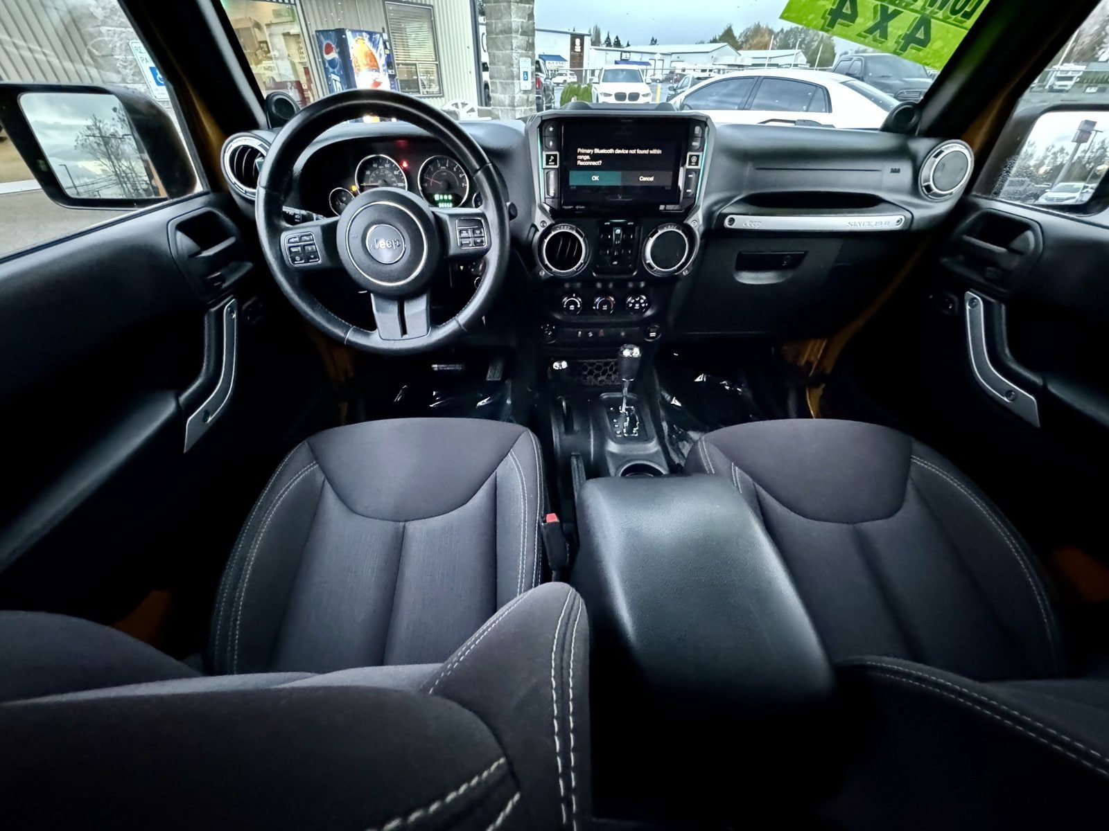 Used 2014 Jeep Wrangler Unlimited Sahara w/ Connectivity Group AWD/4WD image 10