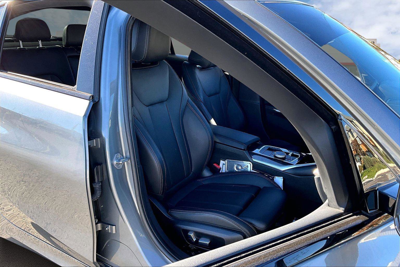 Used 2023 BMW 330i Sedan w/ Convenience Package image 7