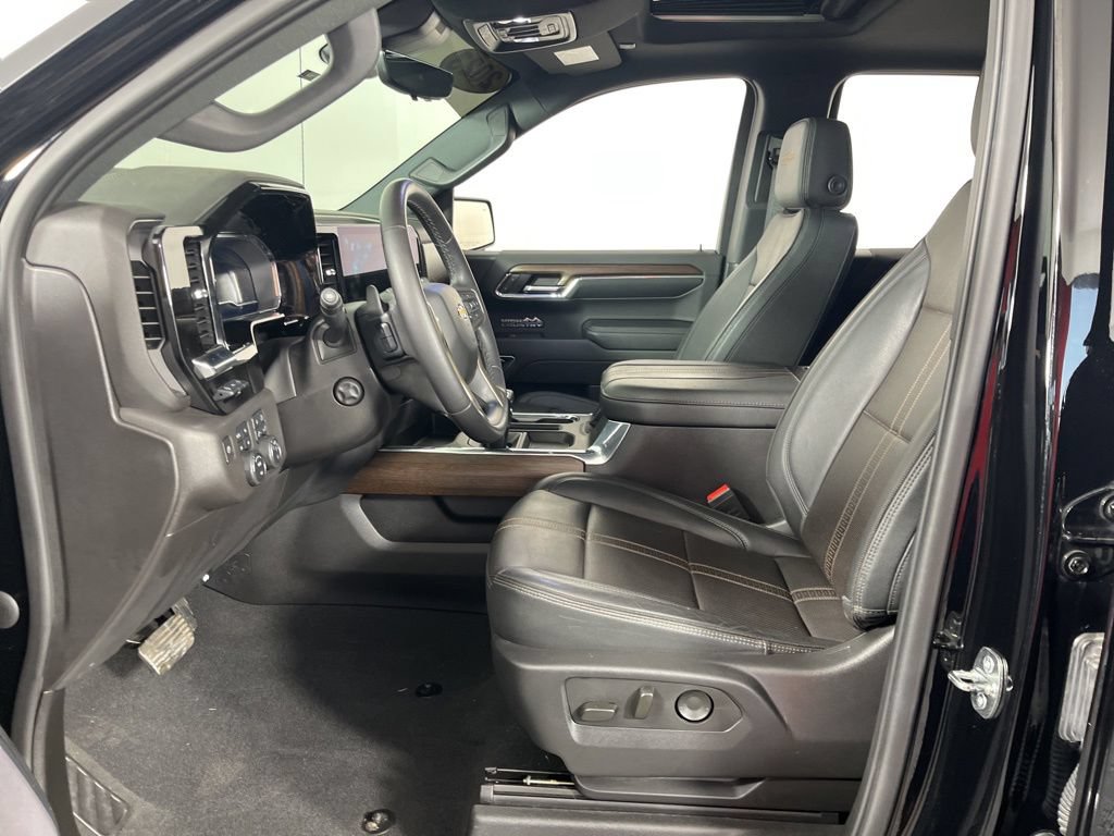 Certified 2023 Chevrolet Silverado 1500 High Country w/ Technology Package AWD/4WD image 22