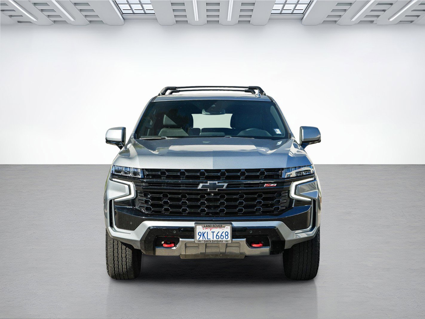 Used 2024 Chevrolet Tahoe Z71 w/ Luxury Package AWD/4WD image 2
