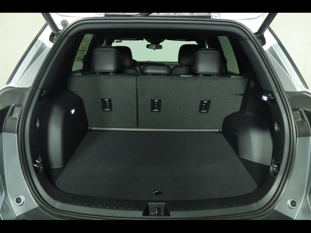 New 2026 Chevrolet Equinox ACTIV FWD image 11