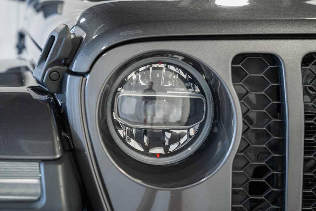 Certified 2022 Jeep Gladiator Sport AWD/4WD image 10