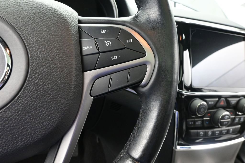 Used 2021 Jeep Grand Cherokee Limited w/ Sun & Sound Group AWD/4WD image 30