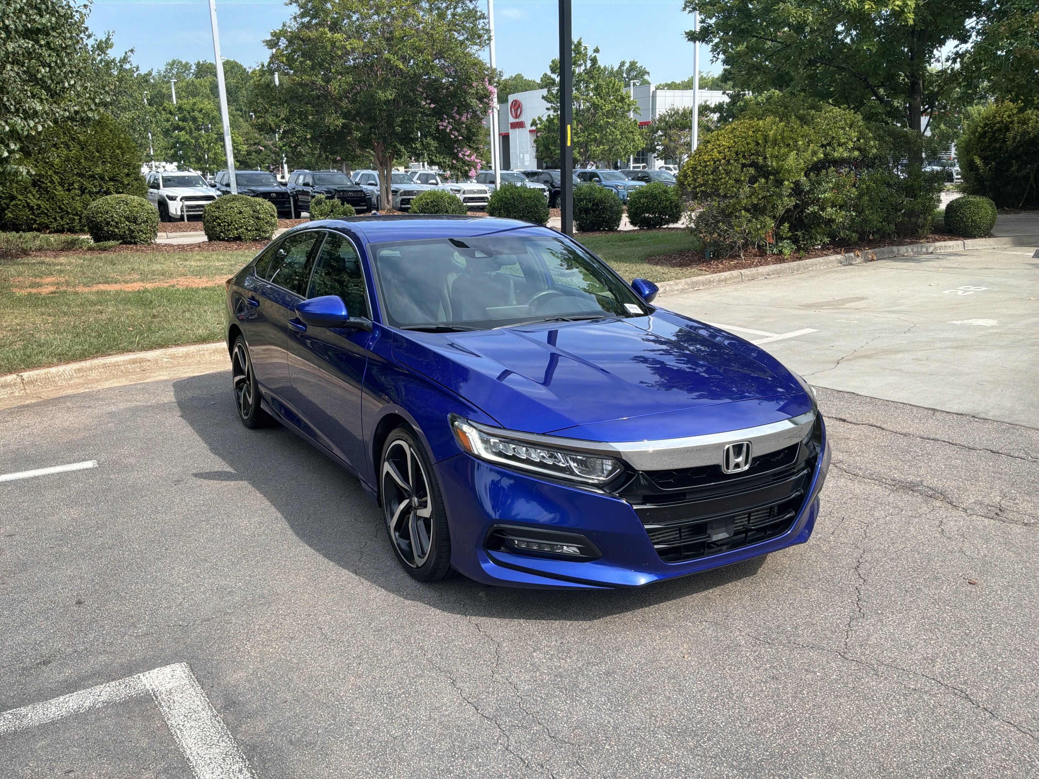 Used 2019 Honda Accord Sport image 2