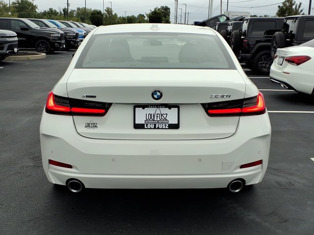 Used 2025 BMW 330i xDrive Sedan AWD/4WD image 32