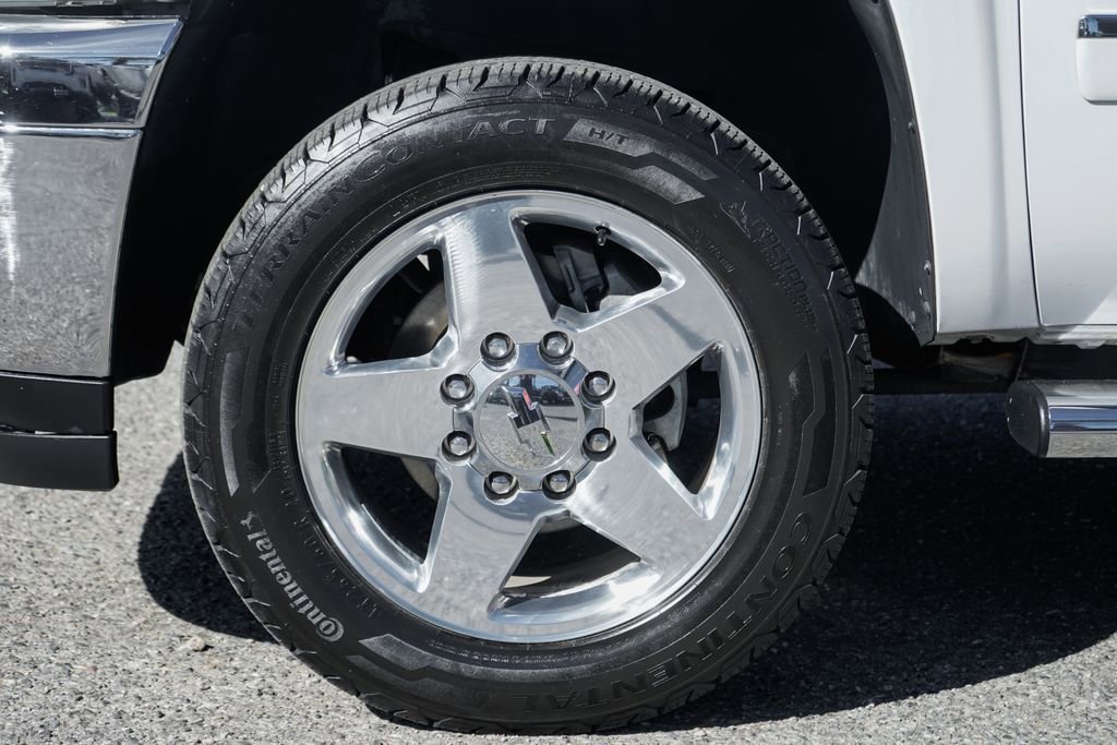 Used 2014 Chevrolet Silverado 2500 LT w/ Custom Sport Truck Package image 36