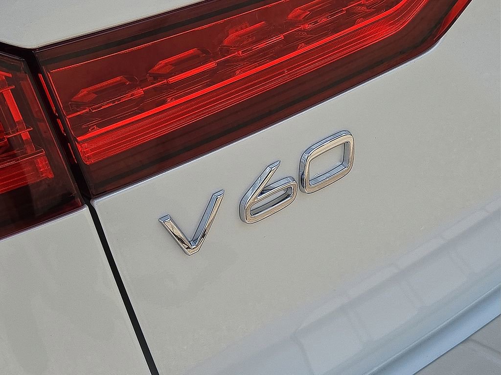 New 2026 Volvo V60 B5 Cross Country Plus w/ Protection Package Premier AWD/4WD image 11
