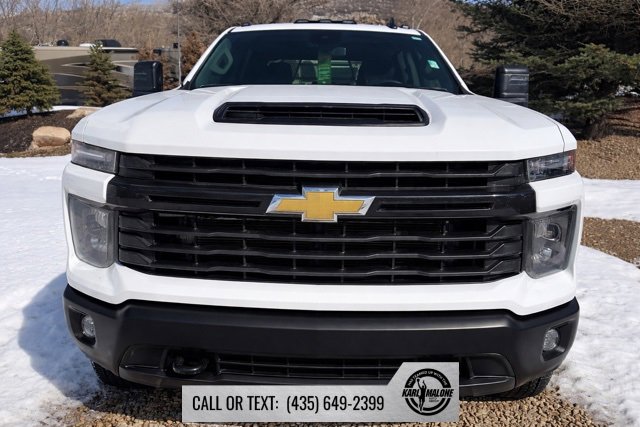 Used 2025 Chevrolet Silverado 3500 W/T image 2