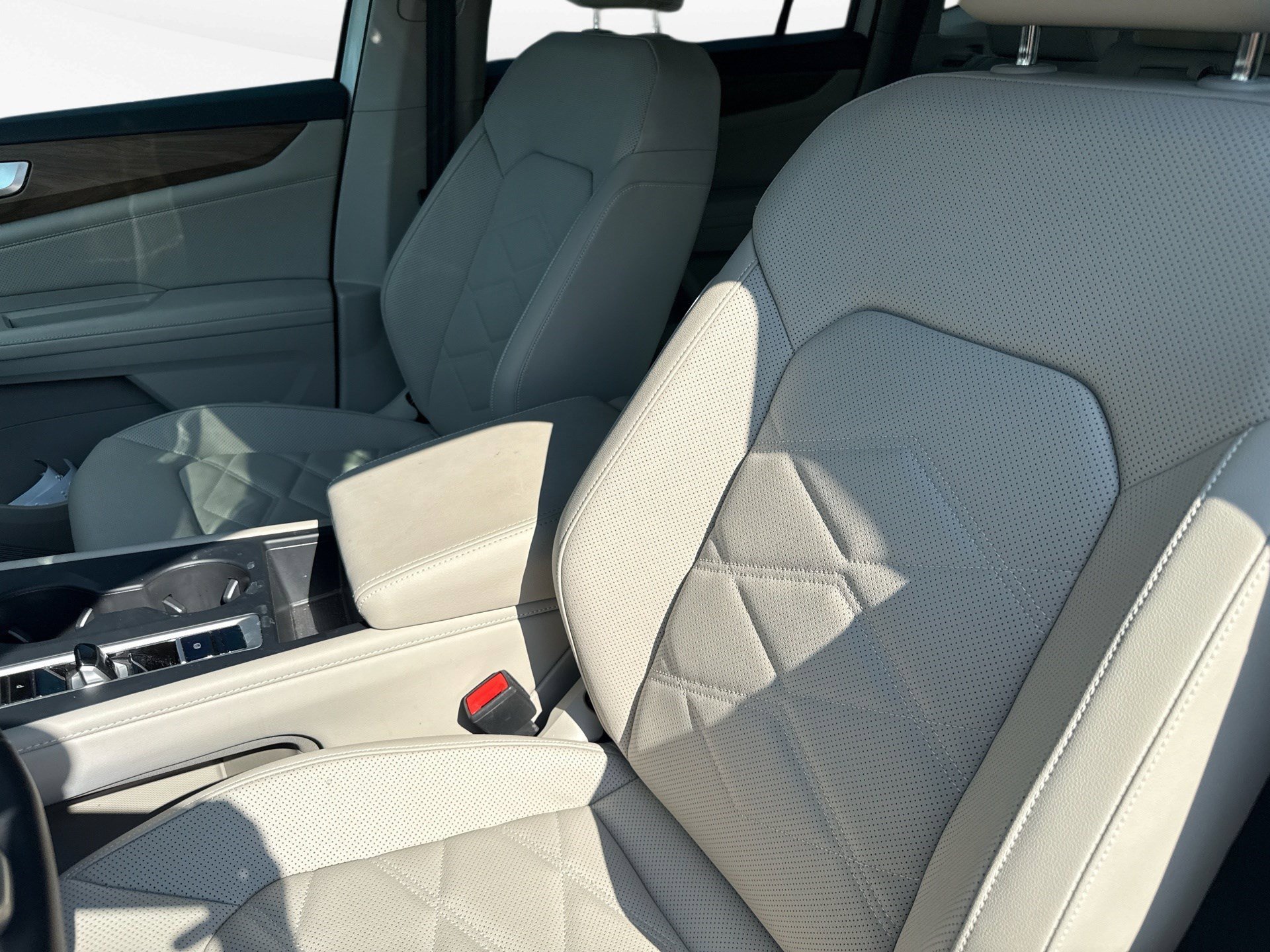 Used 2026 Volkswagen Atlas SE FWD image 14