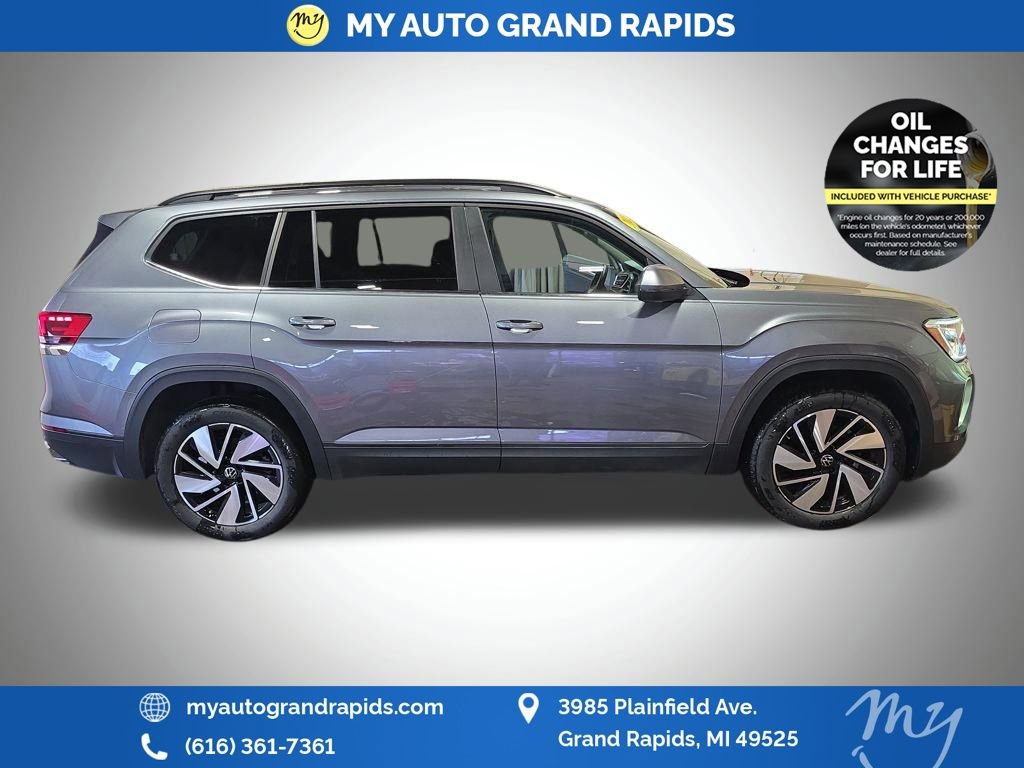 Used 2025 Volkswagen Atlas SE image 8