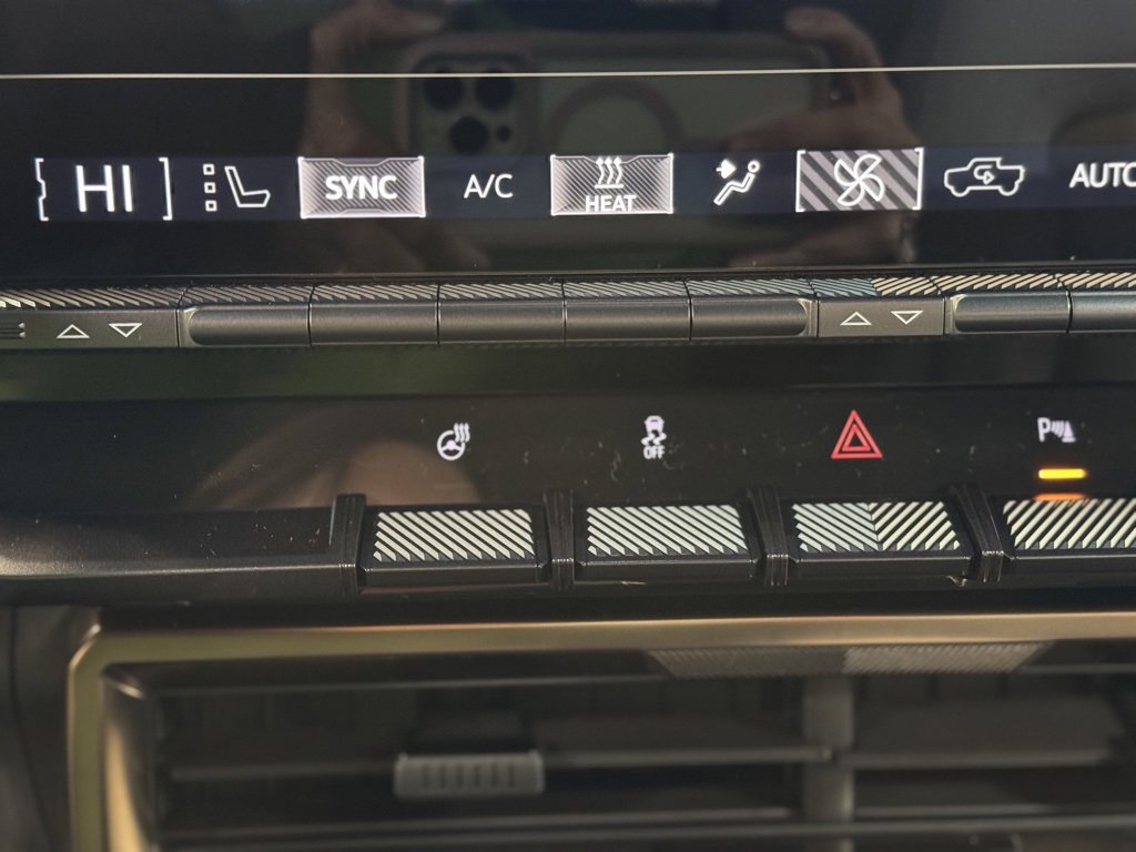 New 2025 GMC Hummer EV 2X w/ LPO, Sport Package image 40