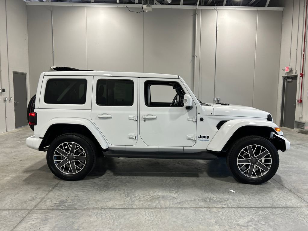 Used 2022 Jeep Wrangler Unlimited Sahara image 5