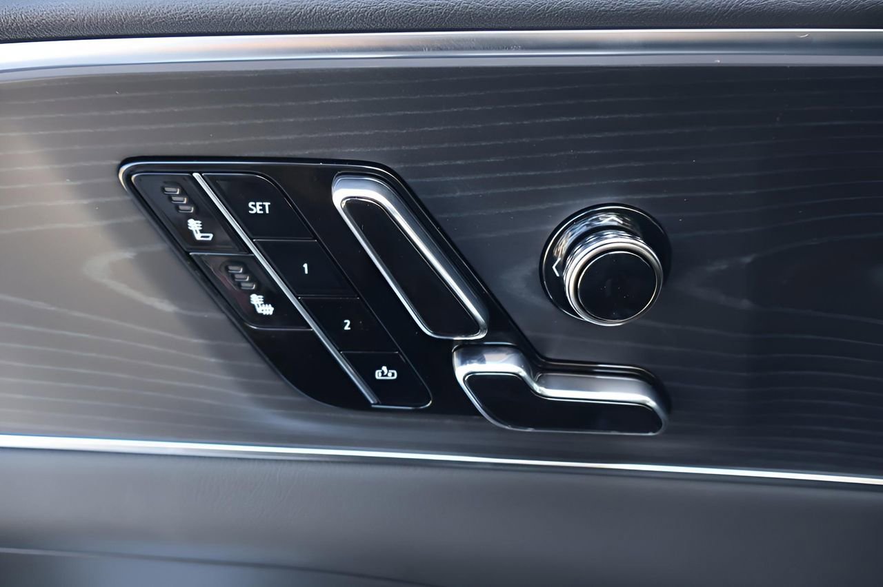 New 2026 Cadillac Lyriq Sport image 12