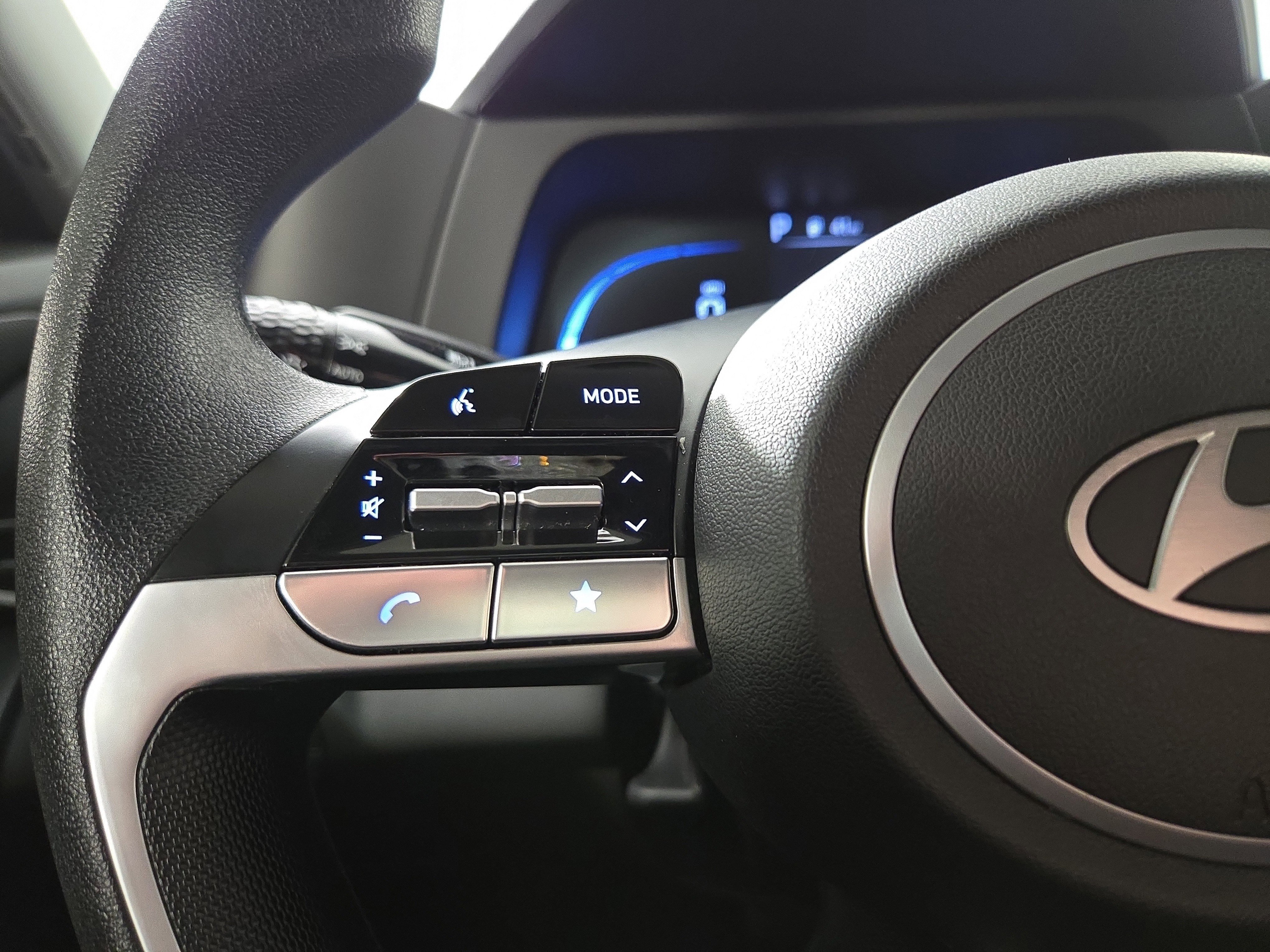 Used 2024 Hyundai Elantra SE image 15