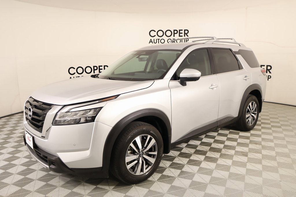 Used 2024 Nissan Pathfinder SL w/ Cargo Package image 11