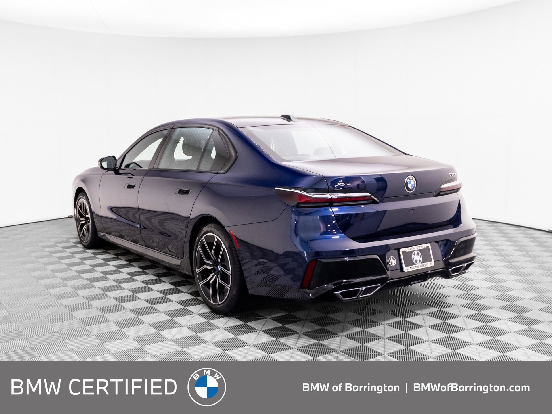 Certified 2023 BMW 760i xDrive AWD/4WD image 3